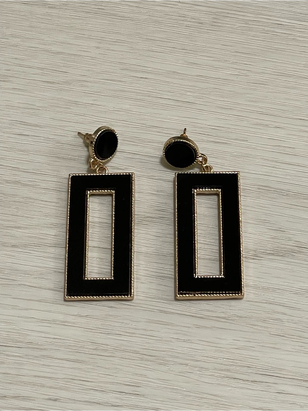 Women’s Black and Gold Rectangle Drop Earrings
